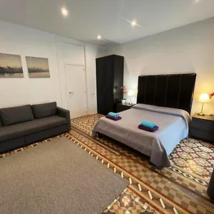  Bed & Breakfast Rooms On Balmes